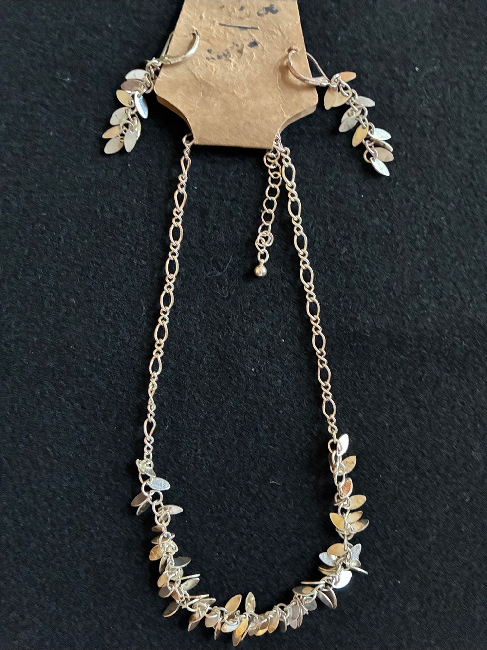 Avon Silver Tone Leaf Accent Necklace and Earrings Set Signed AVON Like New